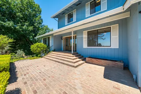 15046 Vista Knolls Dr, Redding, CA 96001