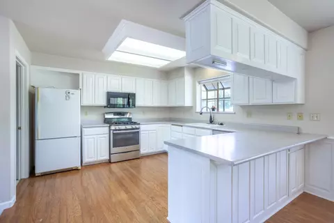 Kitchen - 3 Dunvin Ct, Red Bluff, CA 96080 photo 2 of 2
