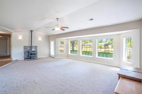 Living - 3 Dunvin Ct, Red Bluff, CA 96080 photo 2 of 3