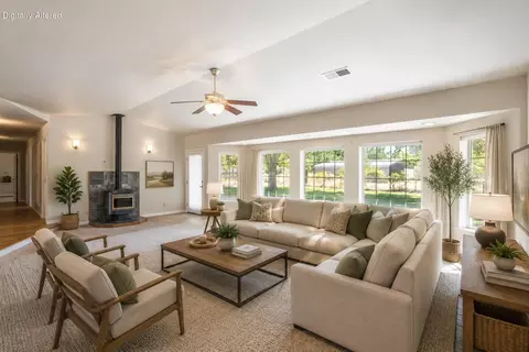 Living - 3 Dunvin Ct, Red Bluff, CA 96080 photo 1 of 3