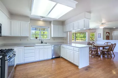 Kitchen - 3 Dunvin Ct, Red Bluff, CA 96080 photo 1 of 2