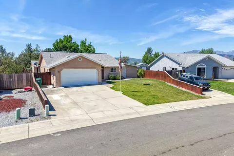 View/Area - 16863 Winchell Dr, Redding, CA 96003 photo 2 of 12
