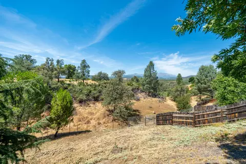 Exterior - 16863 Winchell Dr, Redding, CA 96003 photo 18 of 26