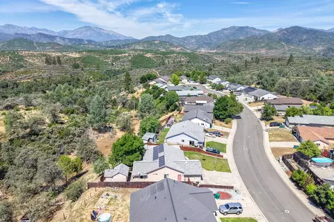 View/Area - 16863 Winchell Dr, Redding, CA 96003 photo 6 of 12