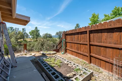 Exterior - 16863 Winchell Dr, Redding, CA 96003 photo 23 of 26
