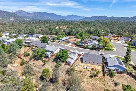 View/Area - 16863 Winchell Dr, Redding, CA 96003 photo 7 of 12
