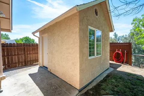 Exterior - 16863 Winchell Dr, Redding, CA 96003 photo 15 of 26