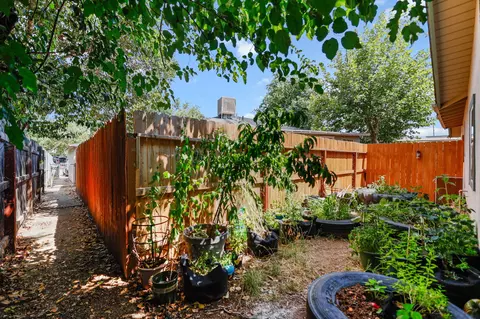 Exterior - 2720 Akard Ave, Redding, CA 96001 photo 13 of 15