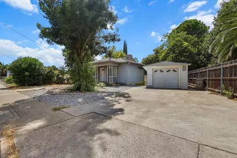 Exterior - 2720 Akard Ave, Redding, CA 96001 photo 2 of 15