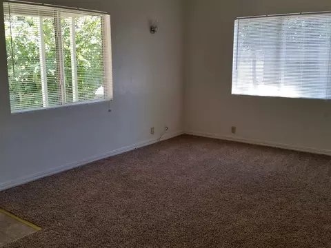 Living - 2720 Akard Ave, Redding, CA 96001 photo 2 of 3
