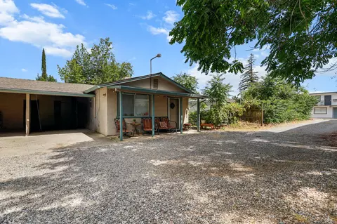 Exterior - 2720 Akard Ave, Redding, CA 96001 photo 6 of 15