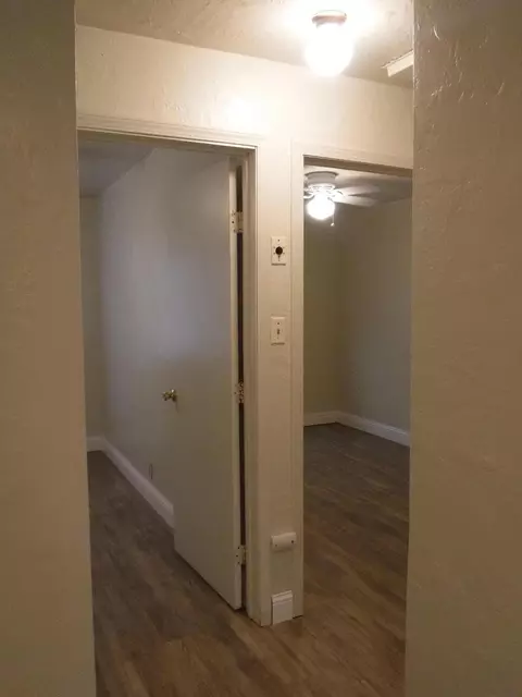 Entry Way - 2720 Akard Ave, Redding, CA 96001 photo 1 of 2