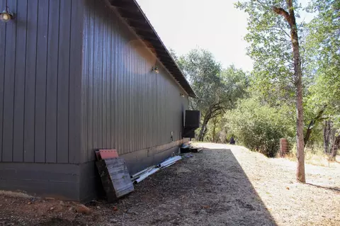 Exterior - 20952 Dorothy Ln, Redding, CA 96003 photo 12 of 12