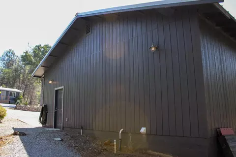 Exterior - 20952 Dorothy Ln, Redding, CA 96003 photo 9 of 12
