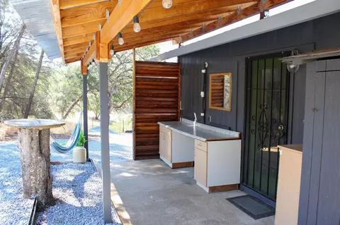 Exterior - 20952 Dorothy Ln, Redding, CA 96003 photo 6 of 12