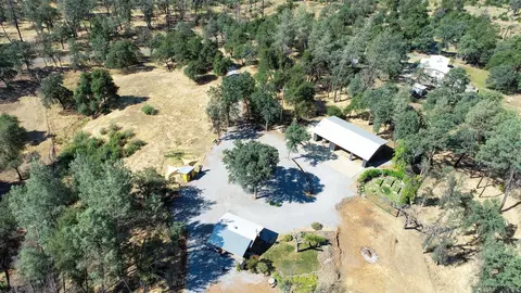 20952 Dorothy Ln, Redding, CA 96003
