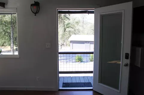 Entry Way - 20952 Dorothy Ln, Redding, CA 96003 photo 3 of 4