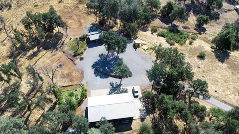 Exterior - 20952 Dorothy Ln, Redding, CA 96003 photo 11 of 12