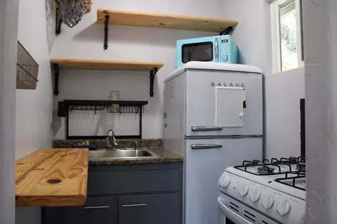 Kitchen - 20952 Dorothy Ln, Redding, CA 96003 photo 1 of 2