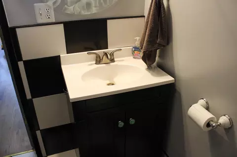 Bath - 20952 Dorothy Ln, Redding, CA 96003 photo 3 of 3