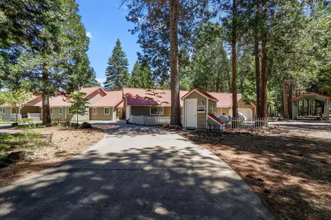 Exterior - 32602 Three Oaks Dr, Shingletown, CA 96088 photo 39 of 41