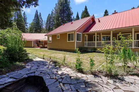 Exterior - 32602 Three Oaks Dr, Shingletown, CA 96088 photo 9 of 41
