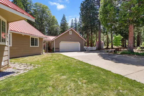 Exterior - 32602 Three Oaks Dr, Shingletown, CA 96088 photo 38 of 41