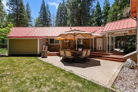 Exterior - 32602 Three Oaks Dr, Shingletown, CA 96088 photo 21 of 41