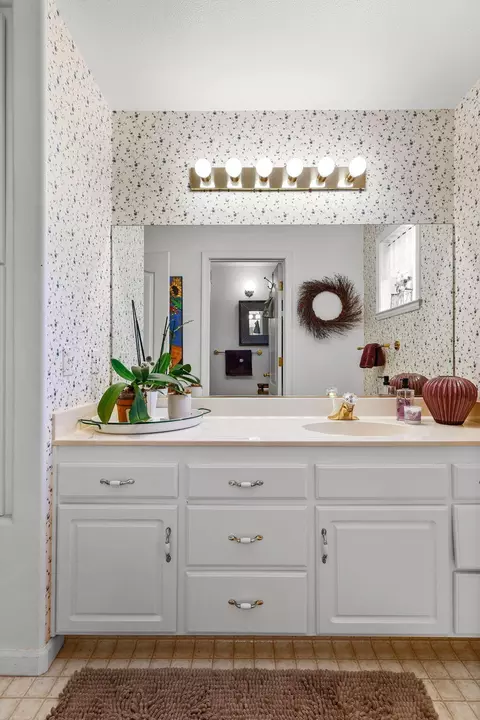 Bath - 32602 Three Oaks Dr, Shingletown, CA 96088 photo 2 of 6