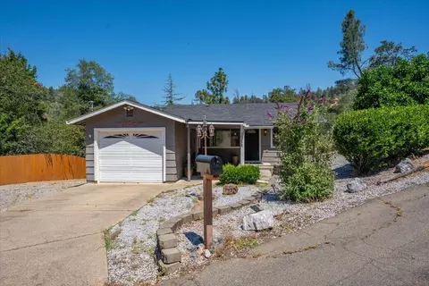 22158 Sunshine Way, Redding, CA 96003