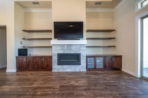 Living - 4013 Acadia Pl, Redding, CA 96001 photo 5 of 6