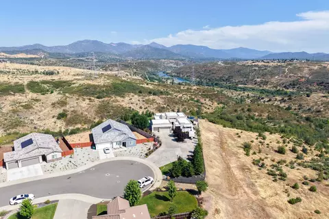 View/Area - 4013 Acadia Pl, Redding, CA 96001 photo 6 of 10
