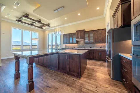 Kitchen - 4013 Acadia Pl, Redding, CA 96001 photo 2 of 5