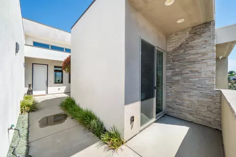 Exterior - 4013 Acadia Pl, Redding, CA 96001 photo 2 of 10