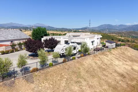 Exterior - 4013 Acadia Pl, Redding, CA 96001 photo 8 of 10