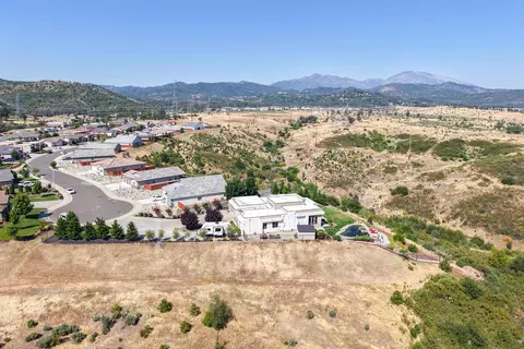 View/Area - 4013 Acadia Pl, Redding, CA 96001 photo 7 of 10