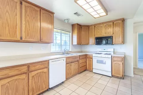 Kitchen - 1783 Record Ln, Redding, CA 96001 photo 1 of 2