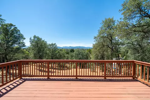 Exterior - 19226 Snowburst Ct, Redding, CA 96003 photo 5 of 13