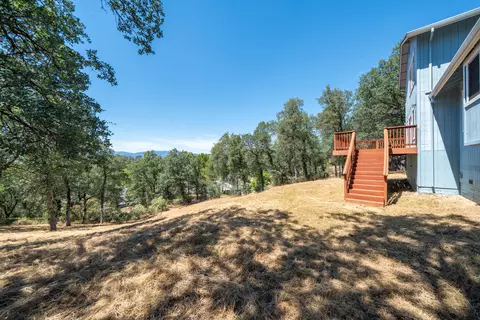 Exterior - 19226 Snowburst Ct, Redding, CA 96003 photo 8 of 13