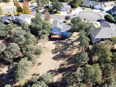 View/Area - 19226 Snowburst Ct, Redding, CA 96003 photo 2 of 3