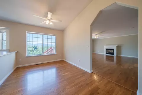 Living - 19226 Snowburst Ct, Redding, CA 96003 photo 3 of 8