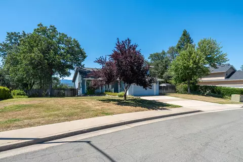 Exterior - 19226 Snowburst Ct, Redding, CA 96003 photo 10 of 13