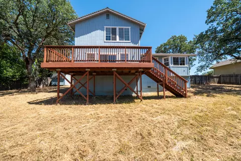 Exterior - 19226 Snowburst Ct, Redding, CA 96003 photo 9 of 13