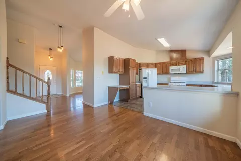 Living - 19226 Snowburst Ct, Redding, CA 96003 photo 2 of 8
