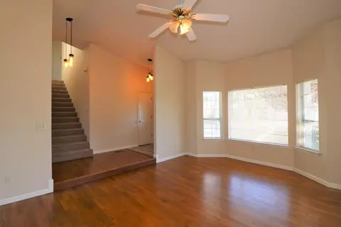 Living - 19226 Snowburst Ct, Redding, CA 96003 photo 5 of 8