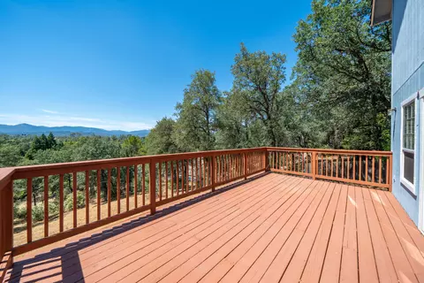 Exterior - 19226 Snowburst Ct, Redding, CA 96003 photo 4 of 13