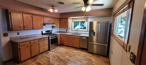 Kitchen - 21092 Shelly Ln, Anderson, CA 96007 photo 2 of 6