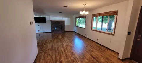 Living - 21092 Shelly Ln, Anderson, CA 96007 photo 2 of 5