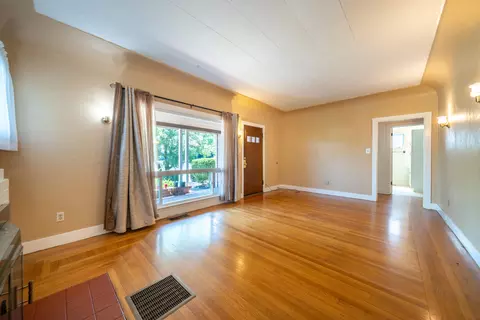 Living - 1152 Willis St, Redding, CA 96001 photo 4 of 4