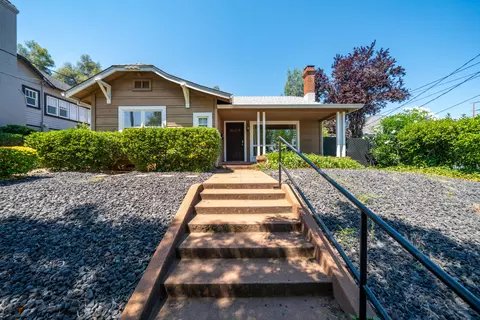 Exterior - 1152 Willis St, Redding, CA 96001 photo 17 of 17